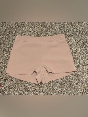 Women's size medium shorts tan color zipper size cute work professional